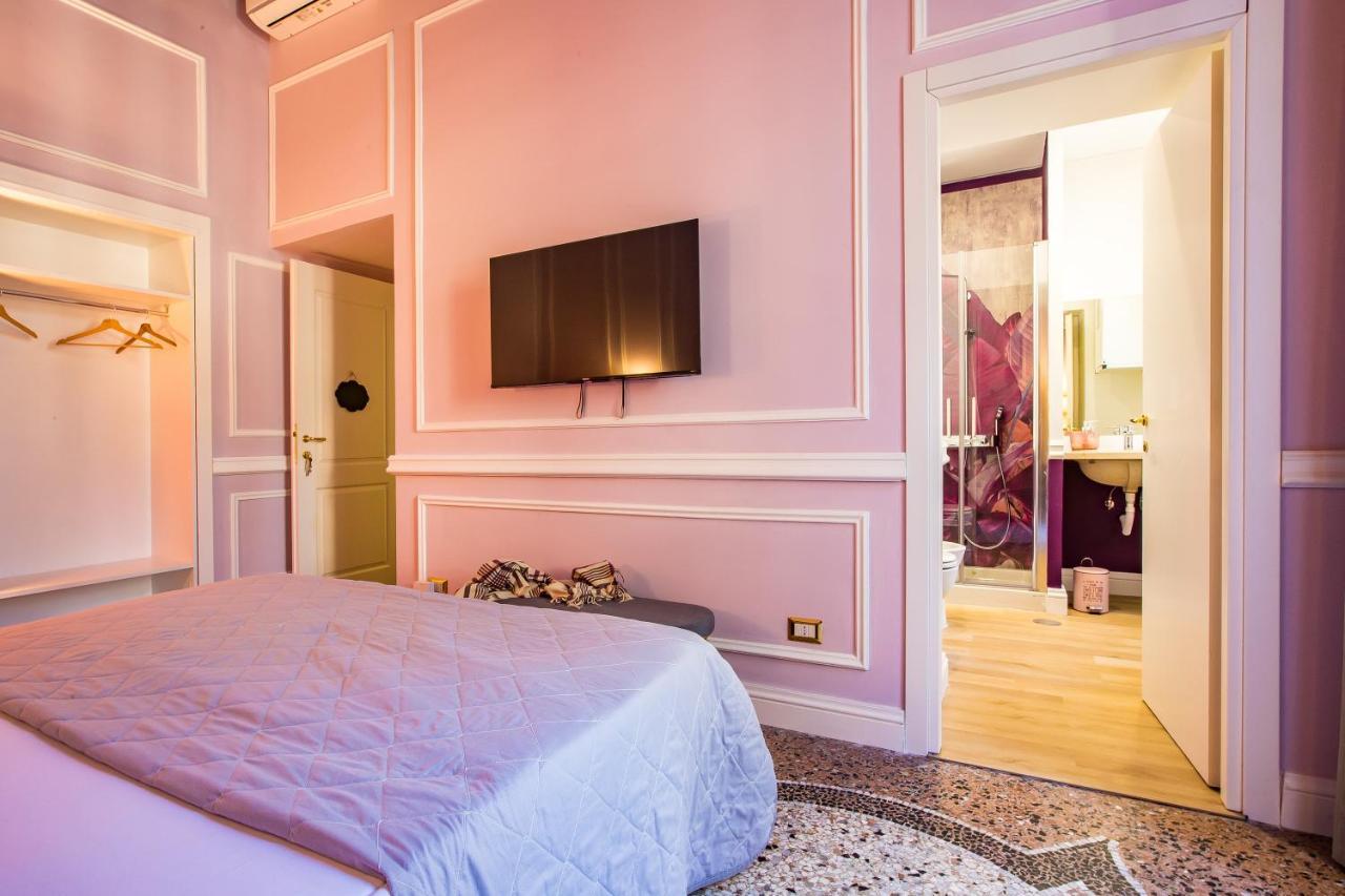 Hold - Luxury Bed & Breakfast