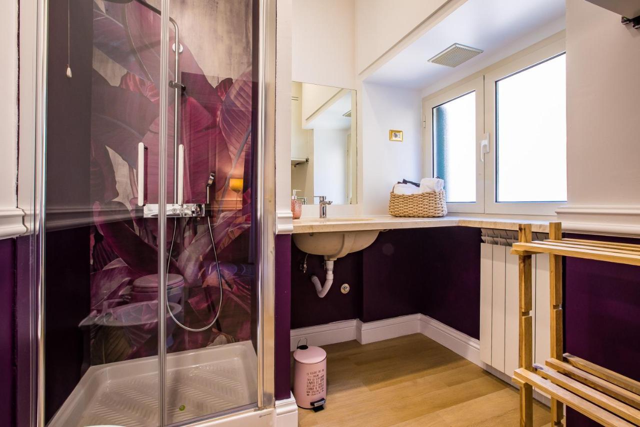 Hold - Luxury Bed & Breakfast Roma