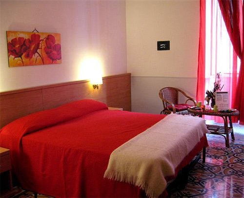 Hold - Luxury 2* Roma
