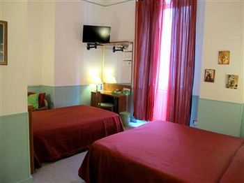Hold - Luxury 2* Roma